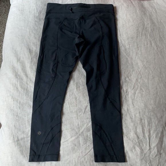 Lululemon Cropped Leggings Size 4 - Picture 2 of 2